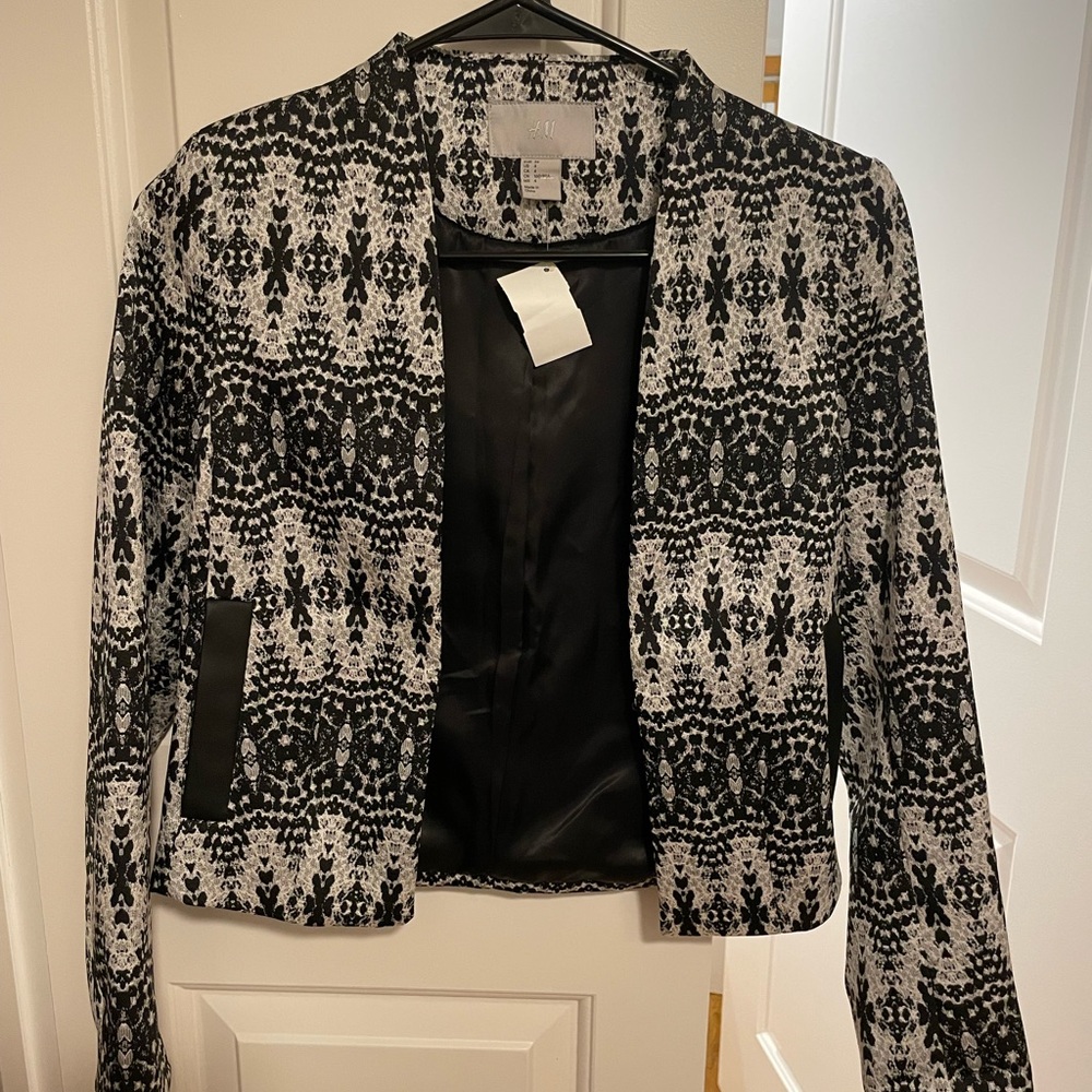 H&M snakeskin blazer size us 4